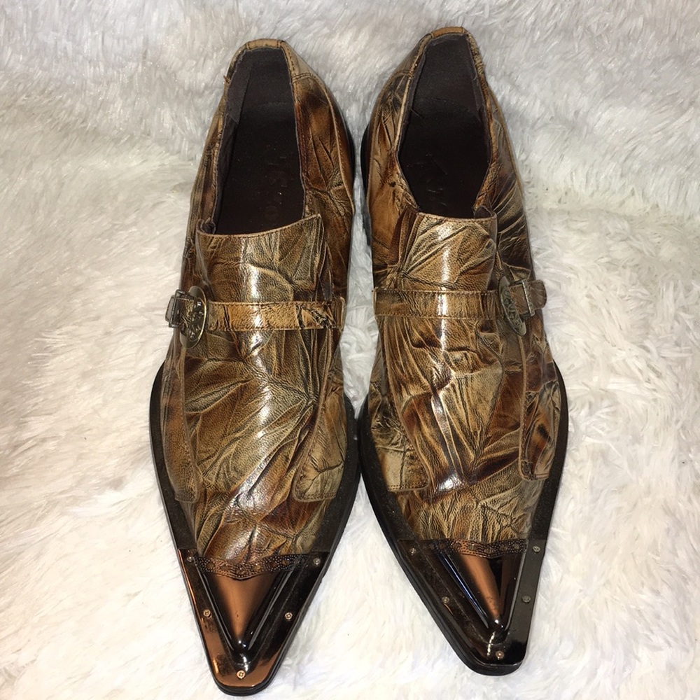Alligator print dress shoes